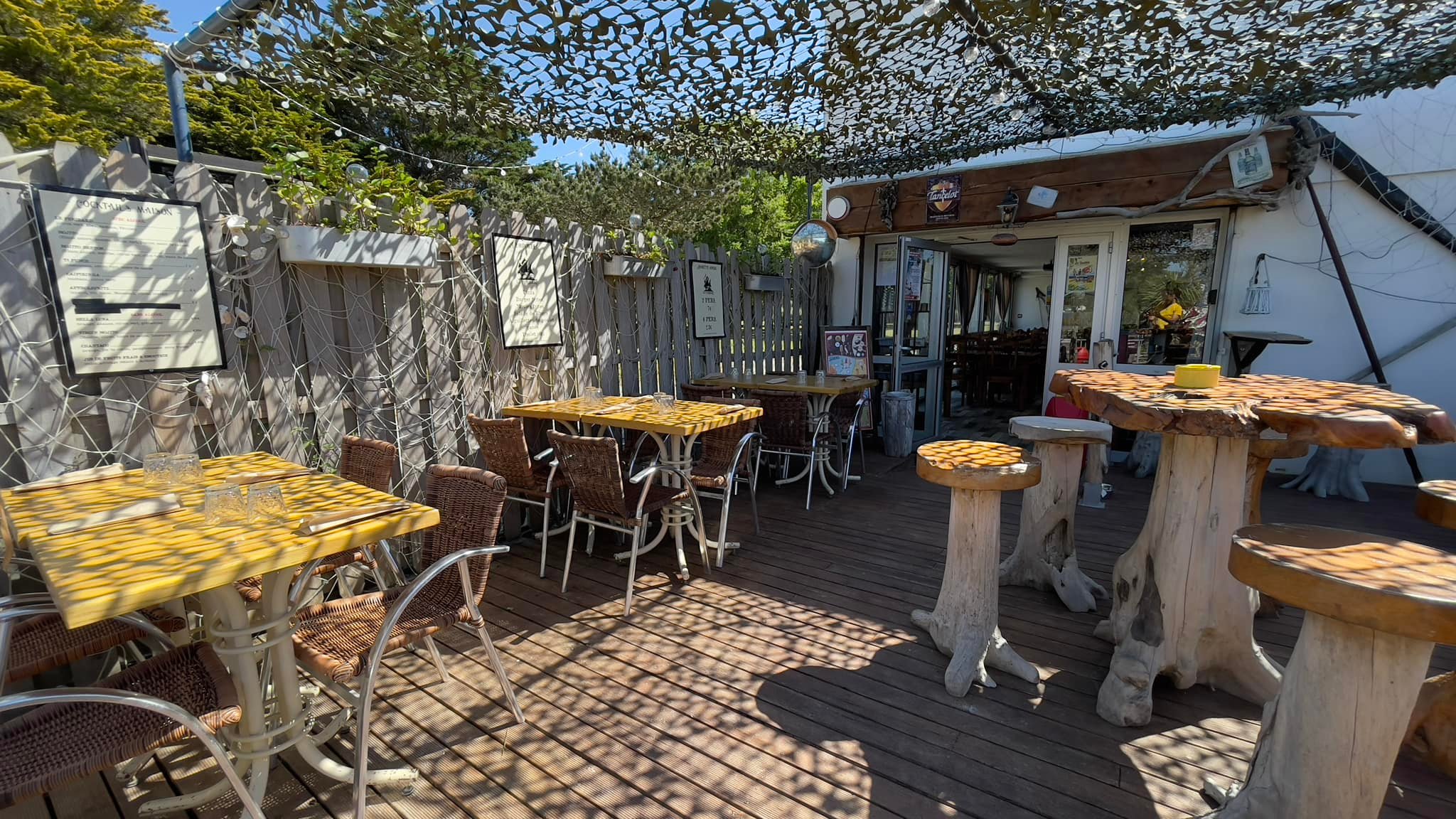 La terrasse du Furibard au Roaliguen